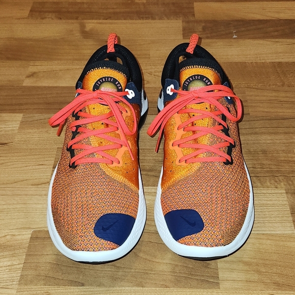 Nike running shoe main image 4